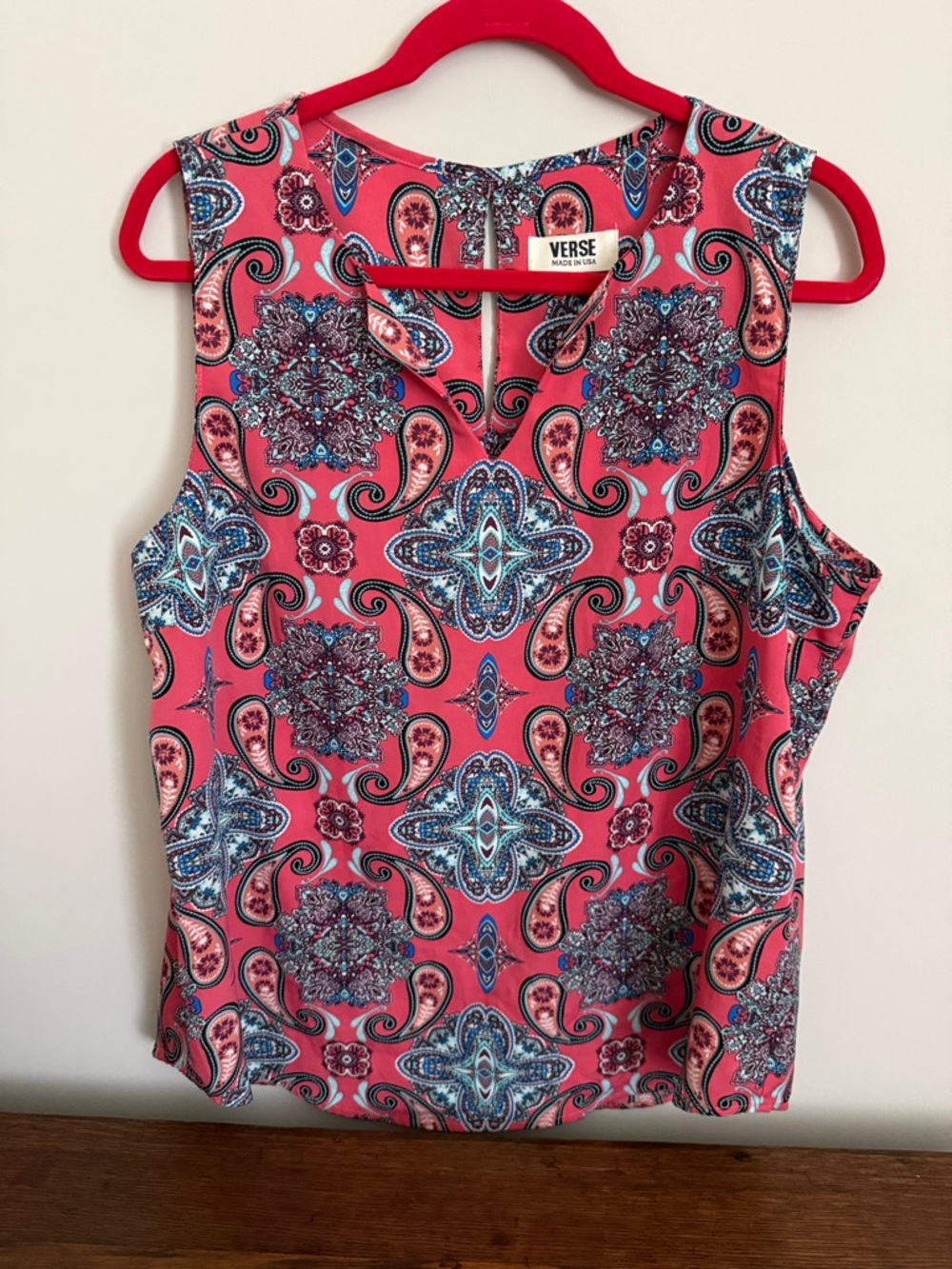 Verse Pink Paisley-Print Sleeveless V-Neck Blouse